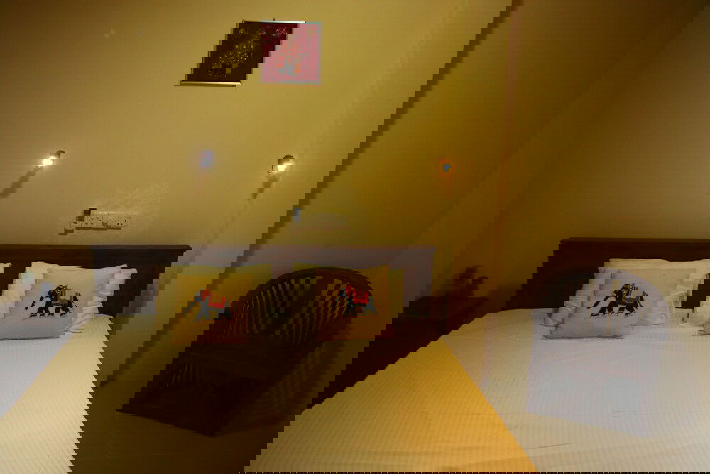 Hotel Under Water Safaris And Resort