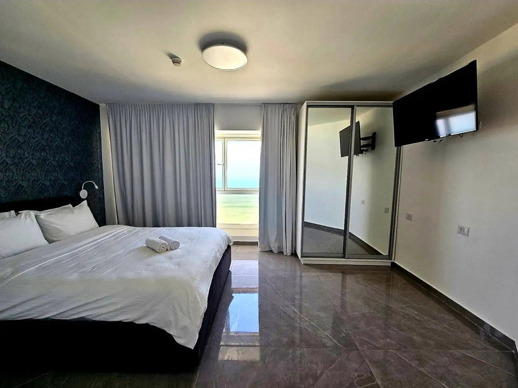 Hotel Ben Gurion 99-J04 Apartments
