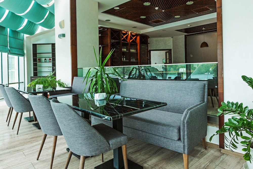 Hotel Dedeman Oskemen Tavros
