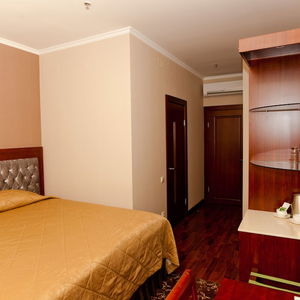 Hotel Grand Voyage Hotel cazare Almaty