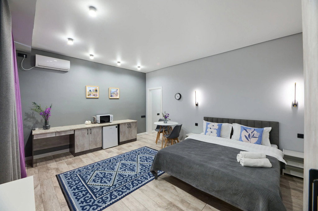 Hotel Apartments Nazarbaeva 117 Tsentr Idealno Dlya Turizma I Delovykh Komandirovok Moon Apartments