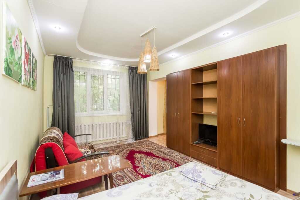 Hotel Na Ulitse Kazhymukana Flat