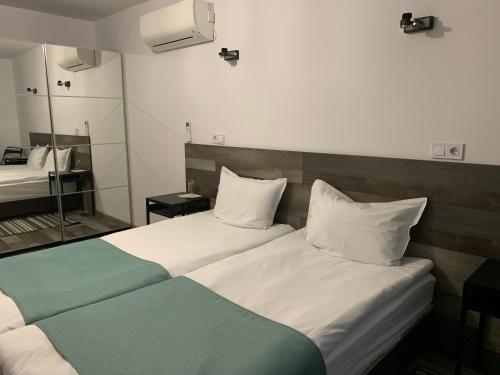 Arte Hotel Rooms And Apartments