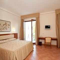 Hotel Hotel Caravel cazare Sorrento