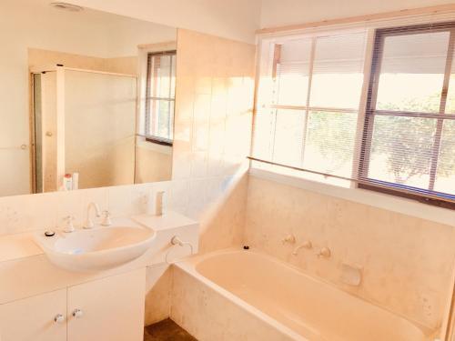 Hotel Melbourne Garden Bed And Breakfast