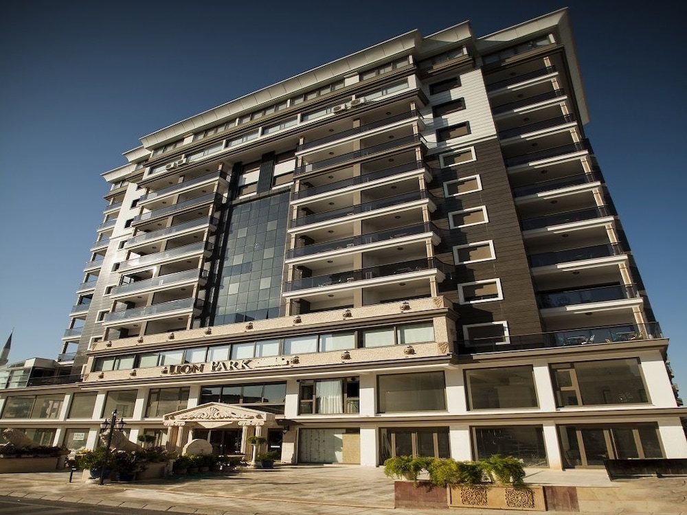 Hotel Lion Park Suites & Residence Hotel