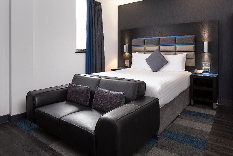 Hotel Roomzzz Aparthotel Chester City