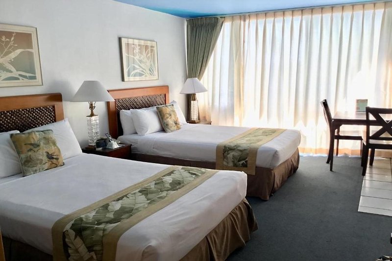 Holiday Surf Hotel