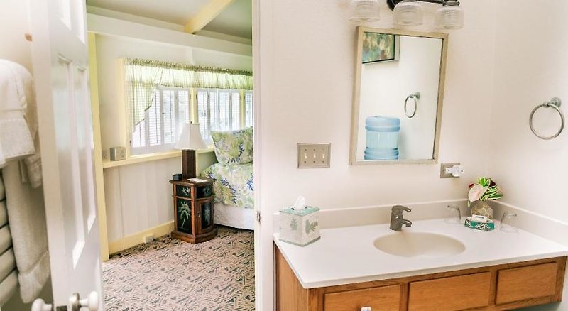 Hotel Kilauea Lodge