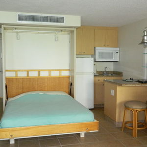 Hotel Kahana Beach Resort cazare Lahaina