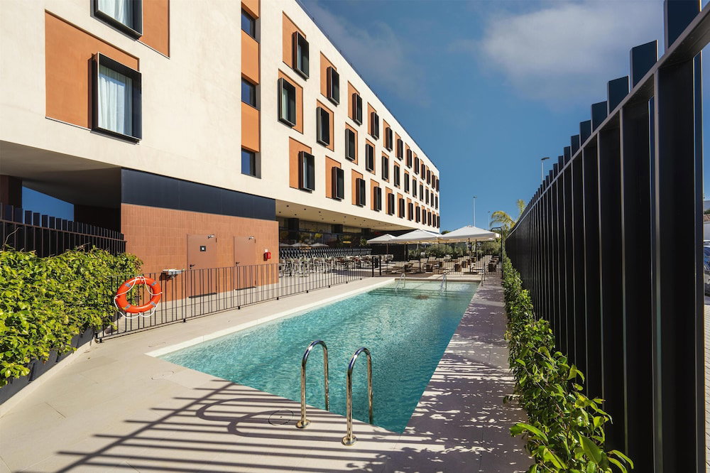 Hotel Hampton By Hilton Alicante Airport