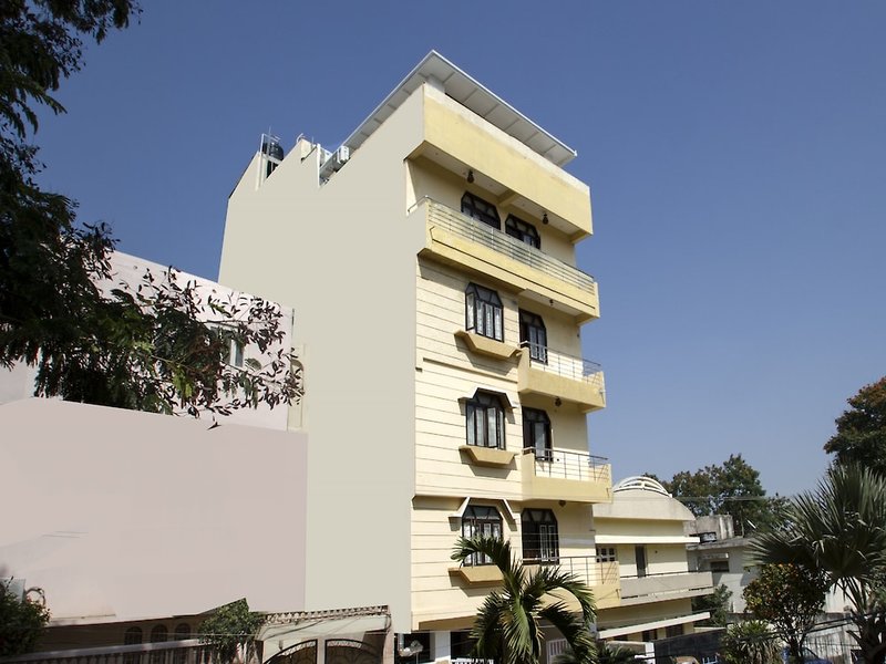 Hotel Collection O 7601 Hotel Park Heights Banjara Hills