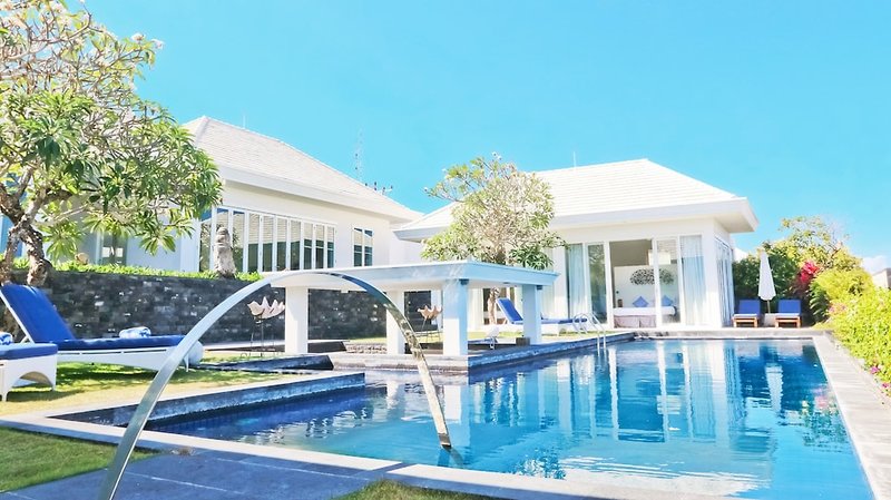 Hotel Villa Six Karang Kembar