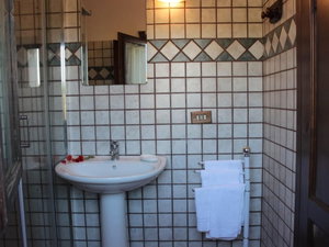 Hotel D) Pietraia-11B Trilo cazare Badesi