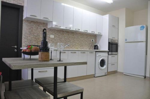 Hotel Isramax Jerusalem Apartment In Bat-Yam