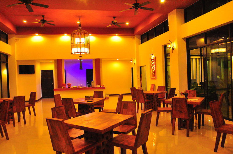 Hotel Navatara Phuket Resort