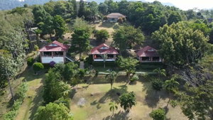 Hotel Freedom Estate cazare Saladan