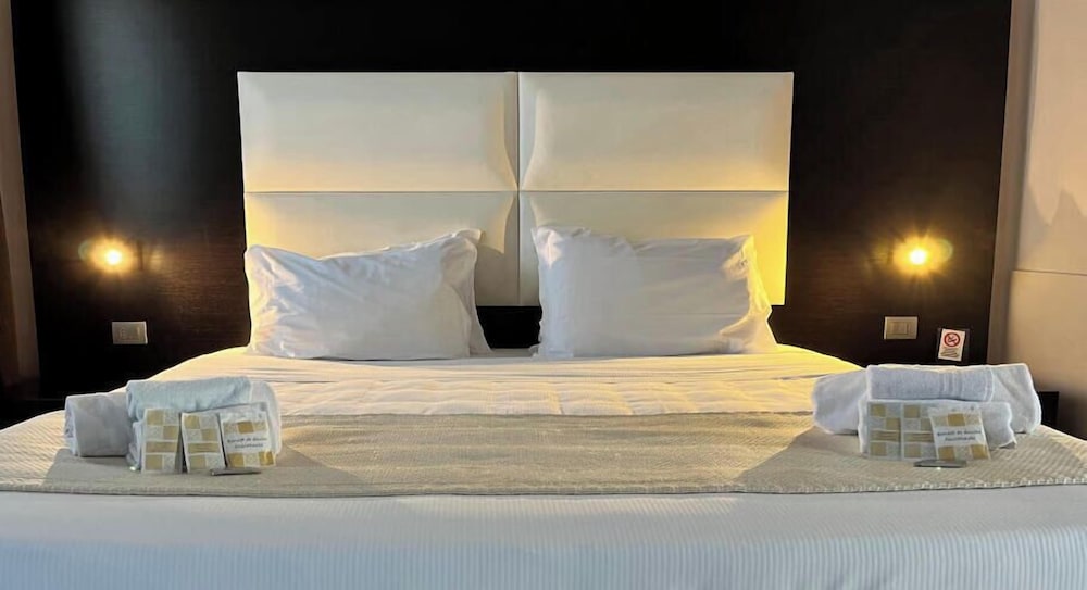 Hotel E H Suites Rome Airport