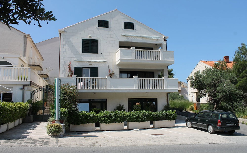 Hotel Apartments Logoš Cavtat