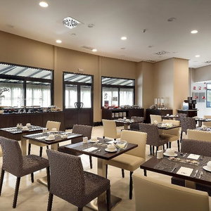 Hotel Eurostars Madrid Foro cazare Tres Cantos