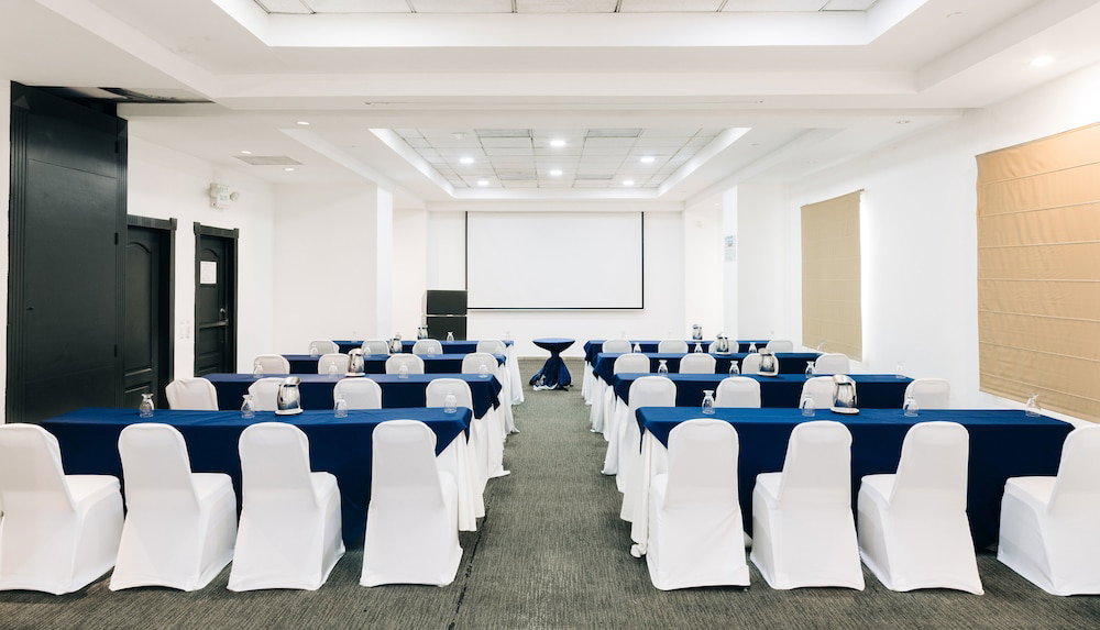 Holiday Inn San Salvador By Ihg