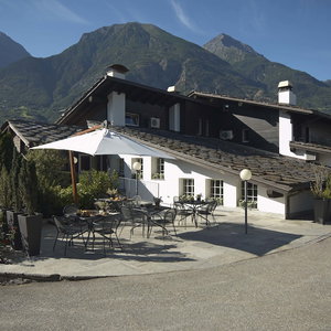 Hotel Village cazare Quart