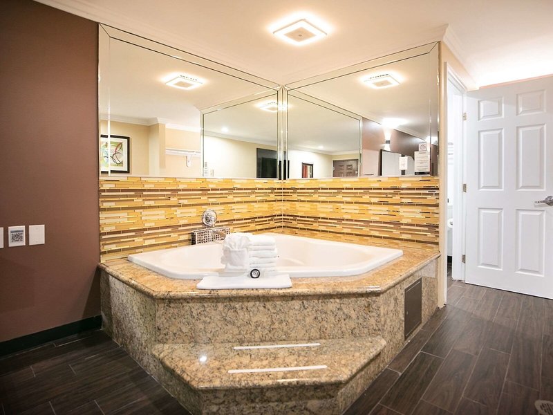 Hotel Rodeway Inn & Suites