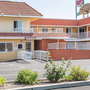 Hotel Super 8 By Wyndham Azusa cazare Azusa