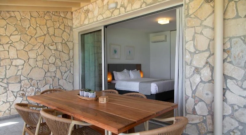 Elya Beach Luxury Suites