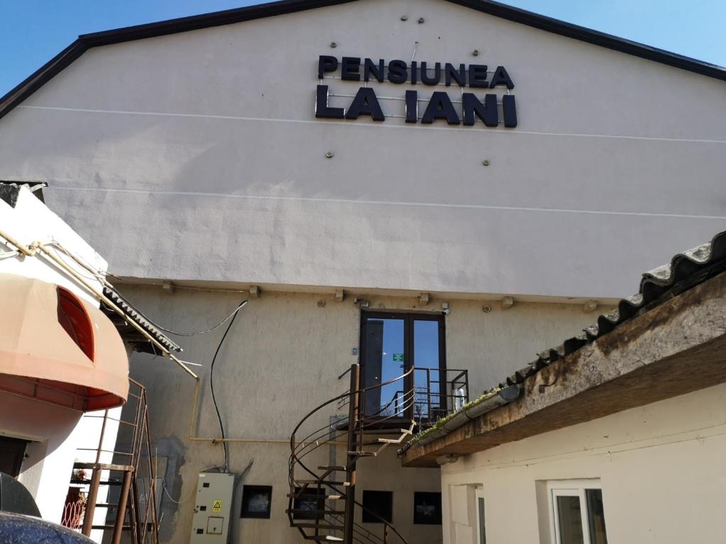 Hotel Pensiunea La Iani