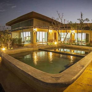 Hotel Saline Hot Spring Resort cazare Khlong Thom