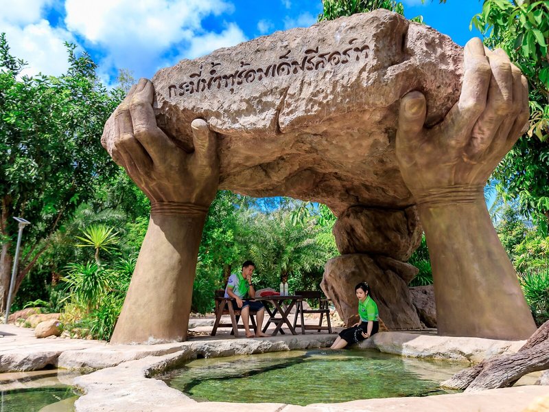Saline Hot Spring Resort