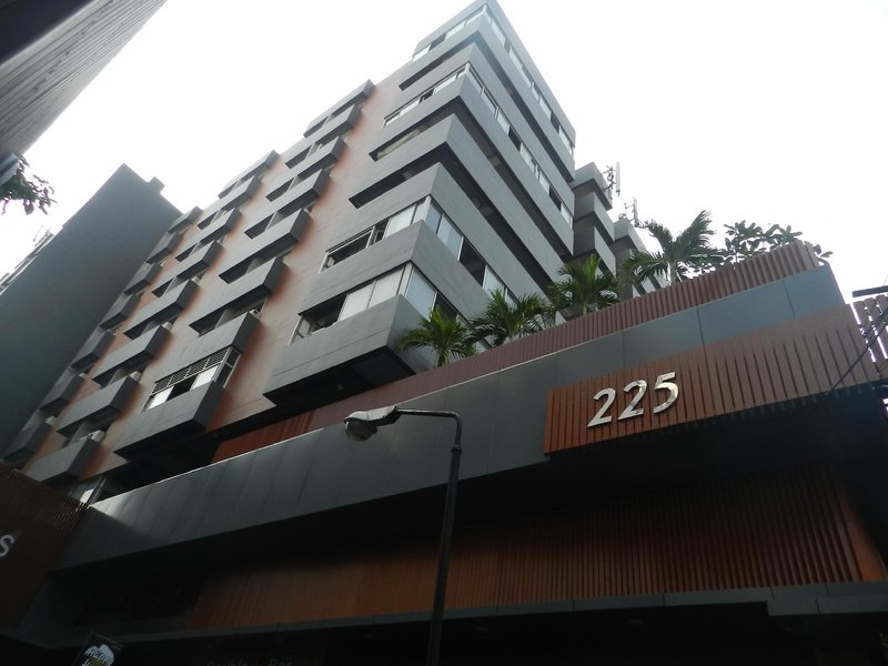 Hotel Nanatai Suites
