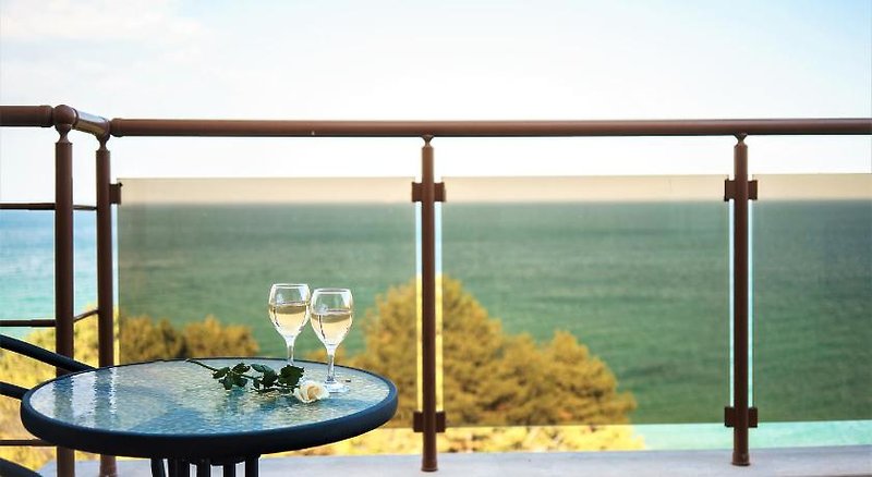 Moreto Seaside Aparthotel