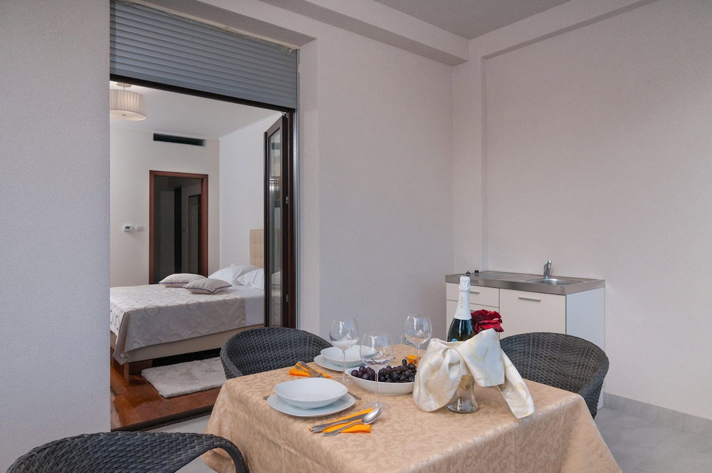Hotel Luxury Rooms Near Beach