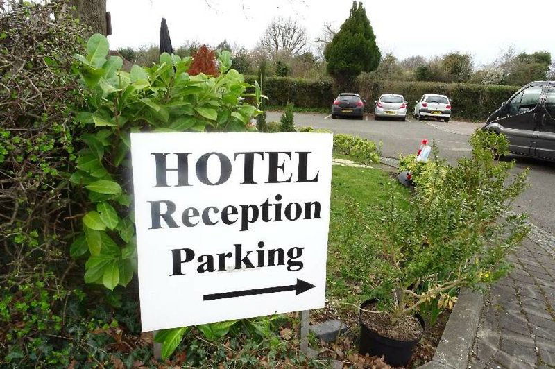 Hotel Gatwick White House