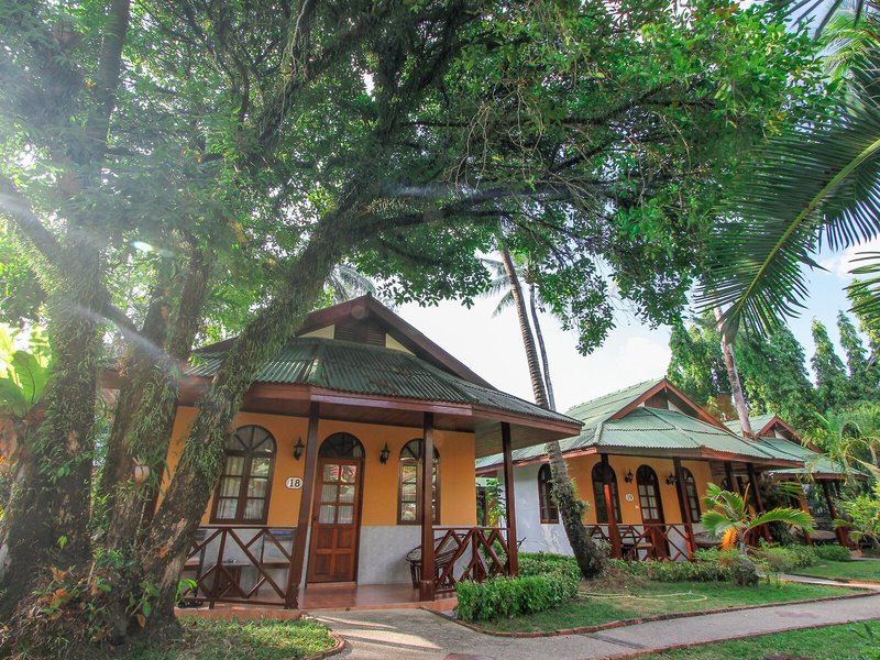 Eden Bungalow Resort