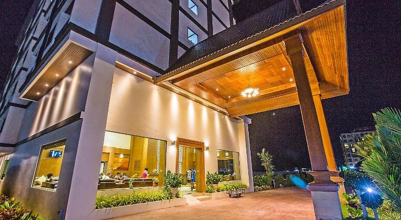 Airport Resort & Spa