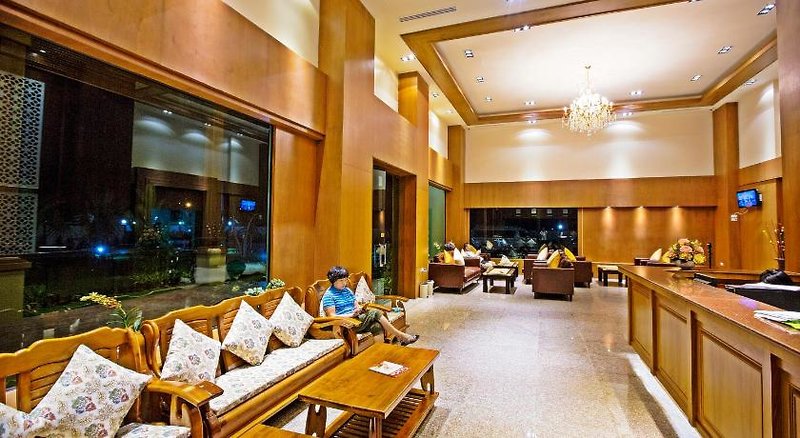 Airport Resort & Spa