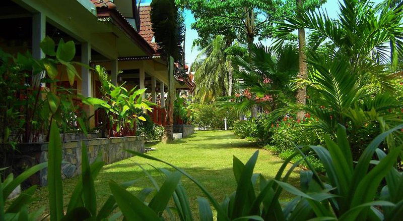 Hotel Palm Village