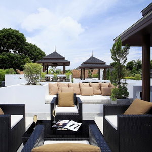 Hotel By The Lake Villas cazare Rawai
