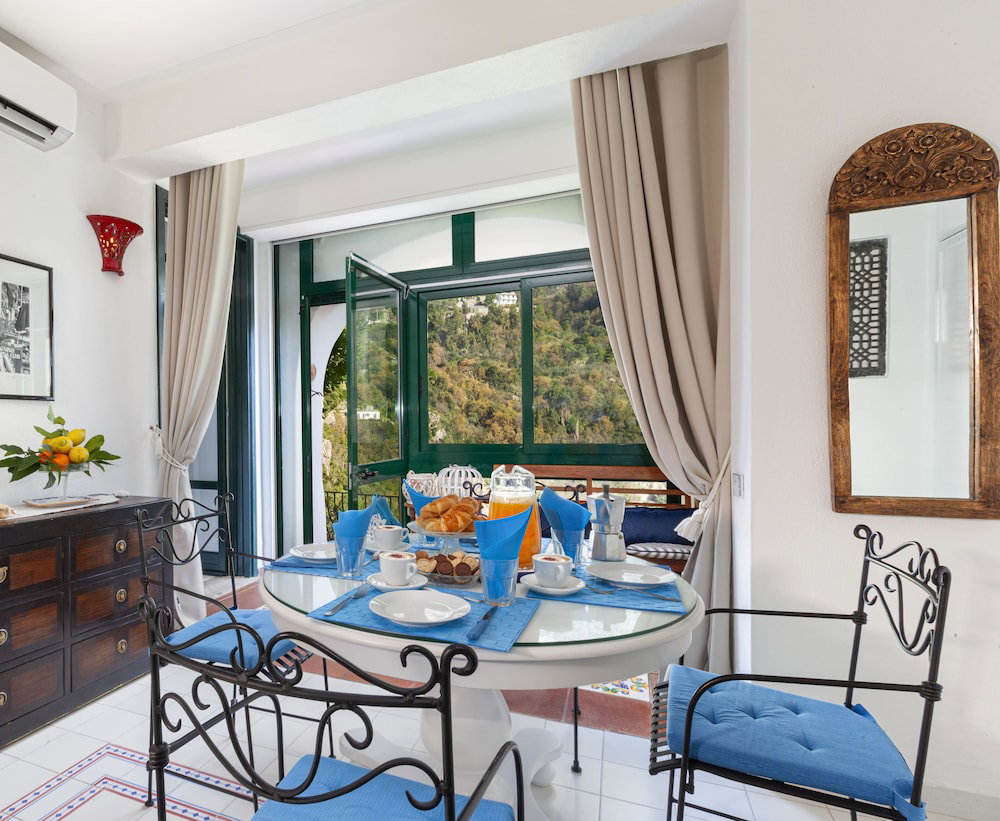 Relaxing Positano