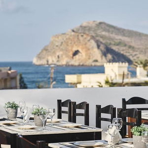 Hotel Eva Suites cazare Agia Marina