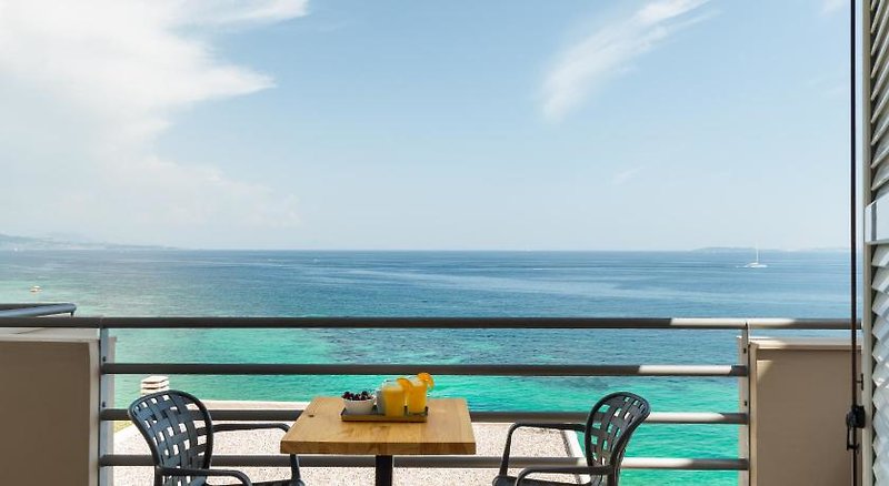 Glyfa Beach Villas