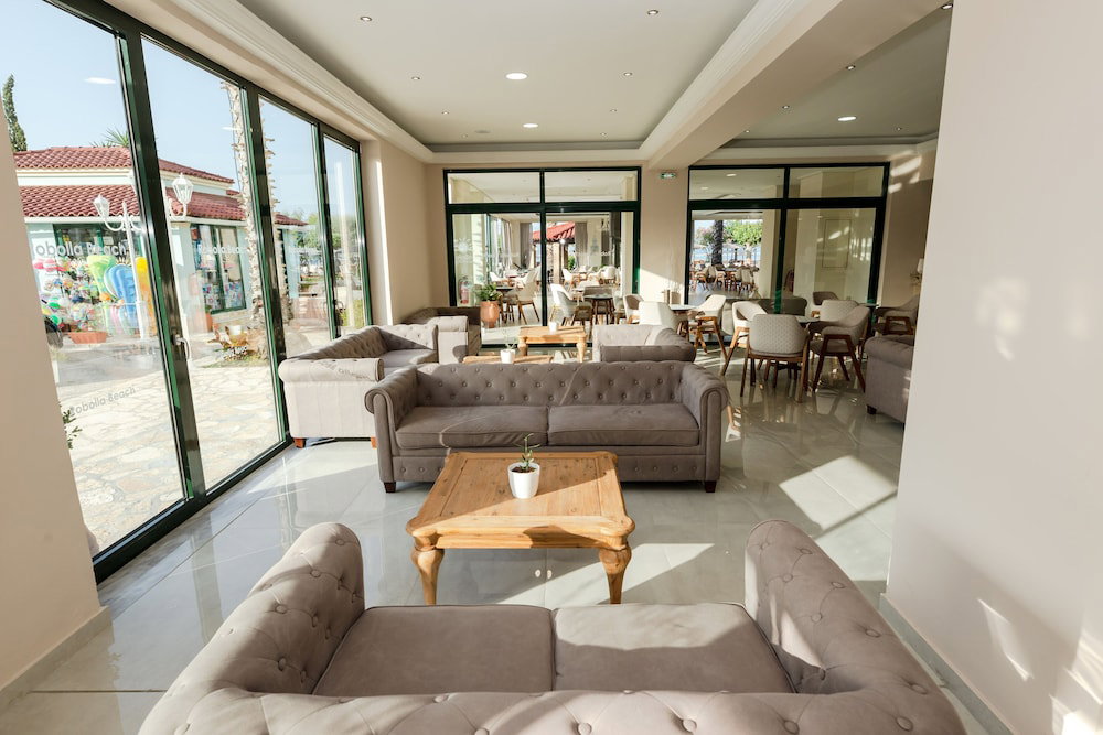 Robolla Beach Apart Hotel