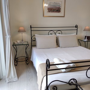 Hotel Cha Nanakas Village Inn cazare Corfu Town