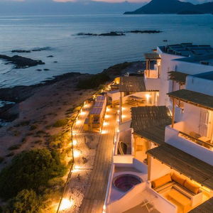 Hotel Salt Suites Milos cazare Milos
