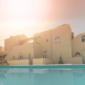 Sejur Leon Santorini vacanta Emporio