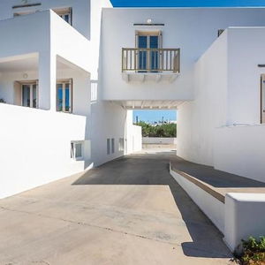 Hotel Milia Gi Suites cazare Milos