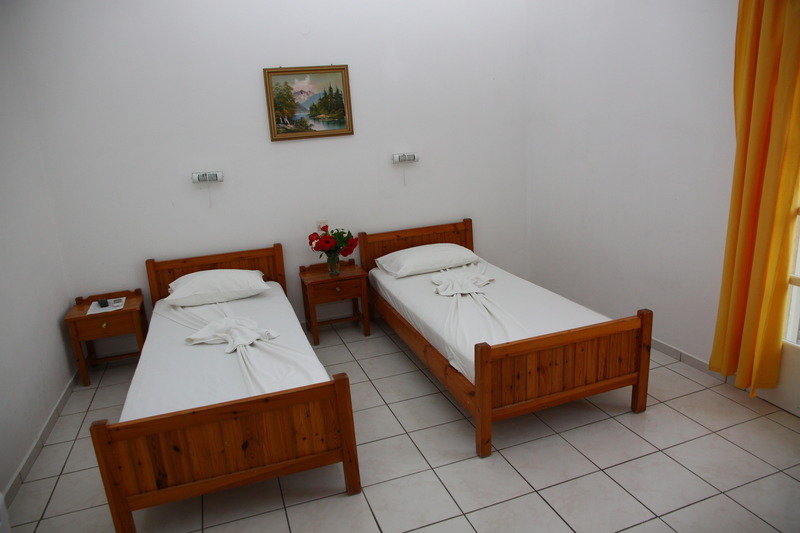 Enorme Armonia Beach Resort